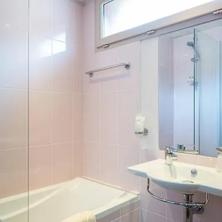 Ours Blanc - Wilson 4*