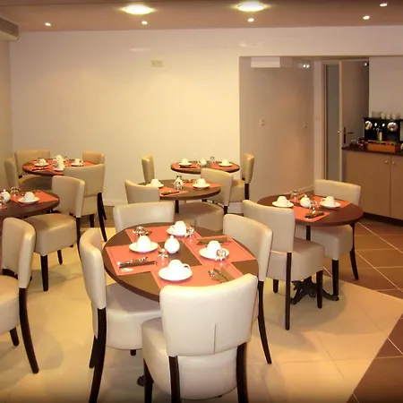 Ours Blanc - Wilson Hotel