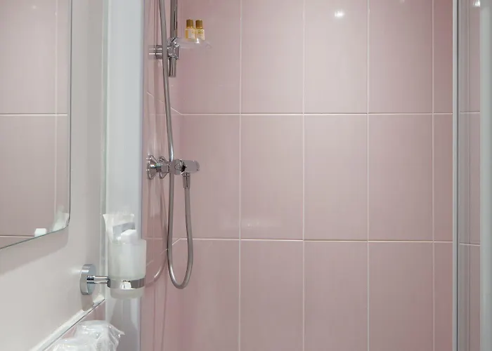 Отель Ours Blanc - Wilson Тулуза