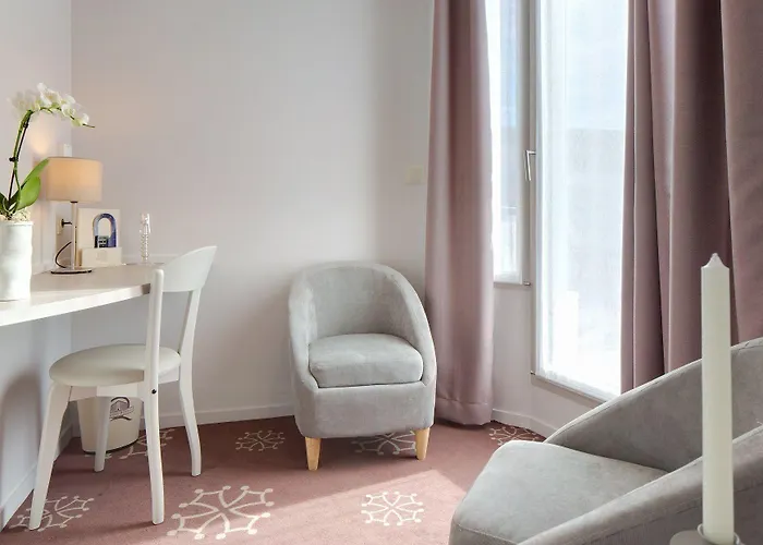 Отель Ours Blanc - Wilson 4*