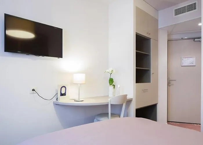 Ours Blanc - Wilson 4* Тулуза