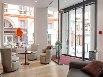 Ours Blanc - Wilson 4*