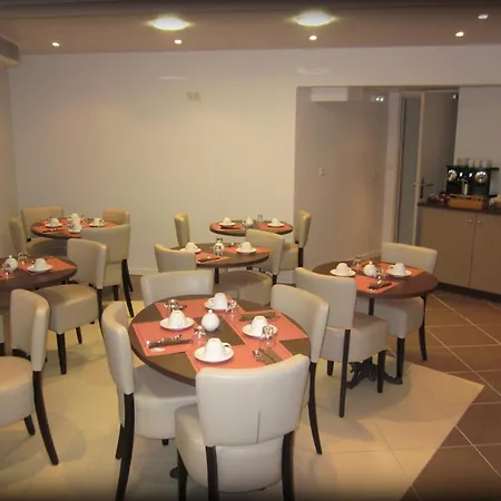 Ours Blanc - Wilson Hotel